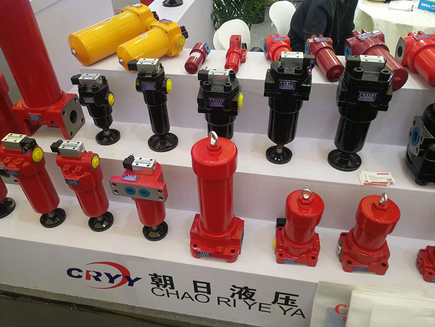 隨著生產(chǎn)制造業(yè)的發(fā)展，液壓配件作為機(jī)械的零件之一被廣泛使用，其中液壓配件起著不可或缺的作用，因?yàn)槭菬o(wú)形的存在，所以容易被忽視，那么，下面跟著遠(yuǎn)征液壓一起了解下液壓配件生產(chǎn)應(yīng)符合技術(shù)和使用標(biāo)準(zhǔn)吧!